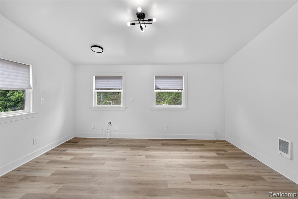 810 E 8th Street, Flint, MI 48503 — Photo 16