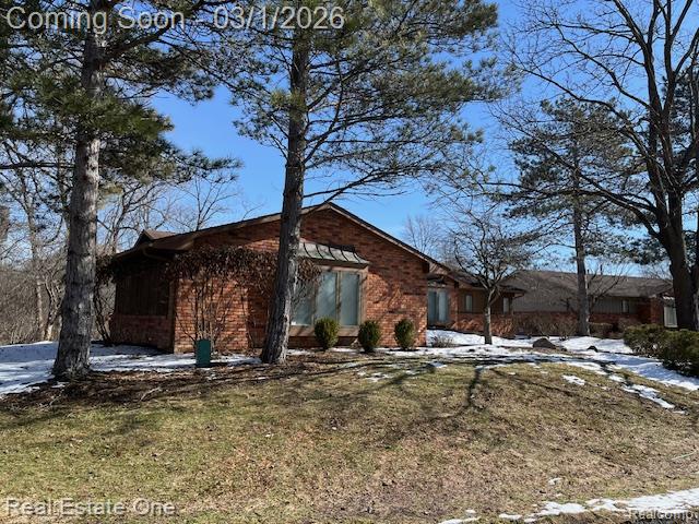 6323 Drakeshire Lane, West Bloomfield, MI — Photo 3