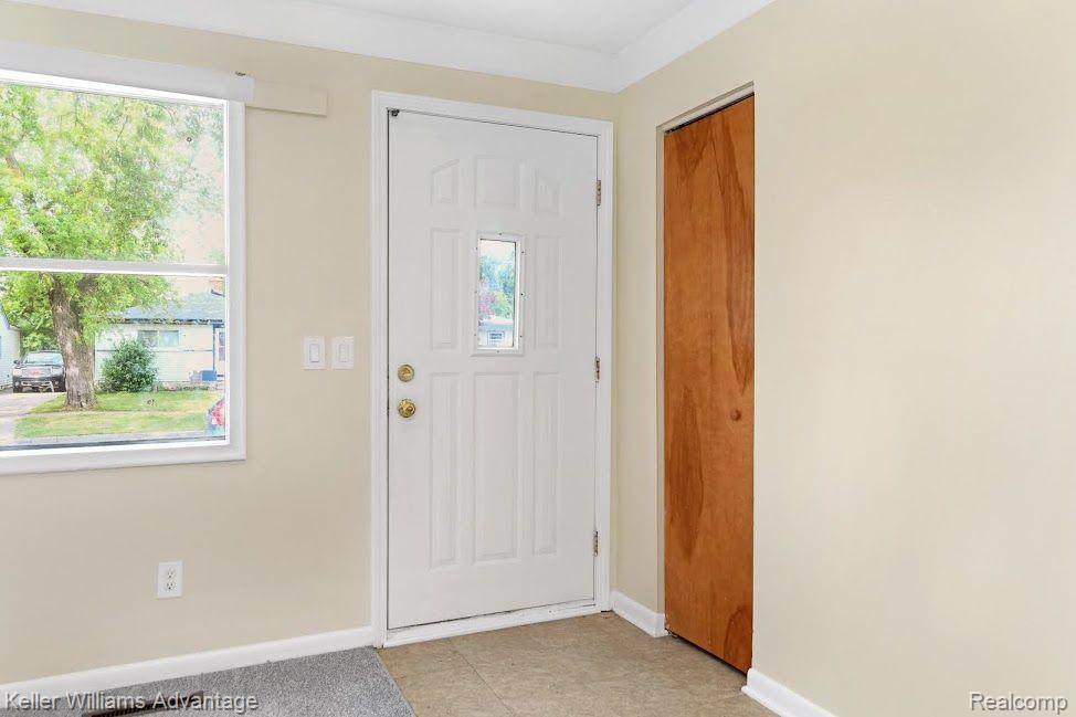 5705 DETROIT Street, Dearborn Heights, MI 48125 — Photo 2