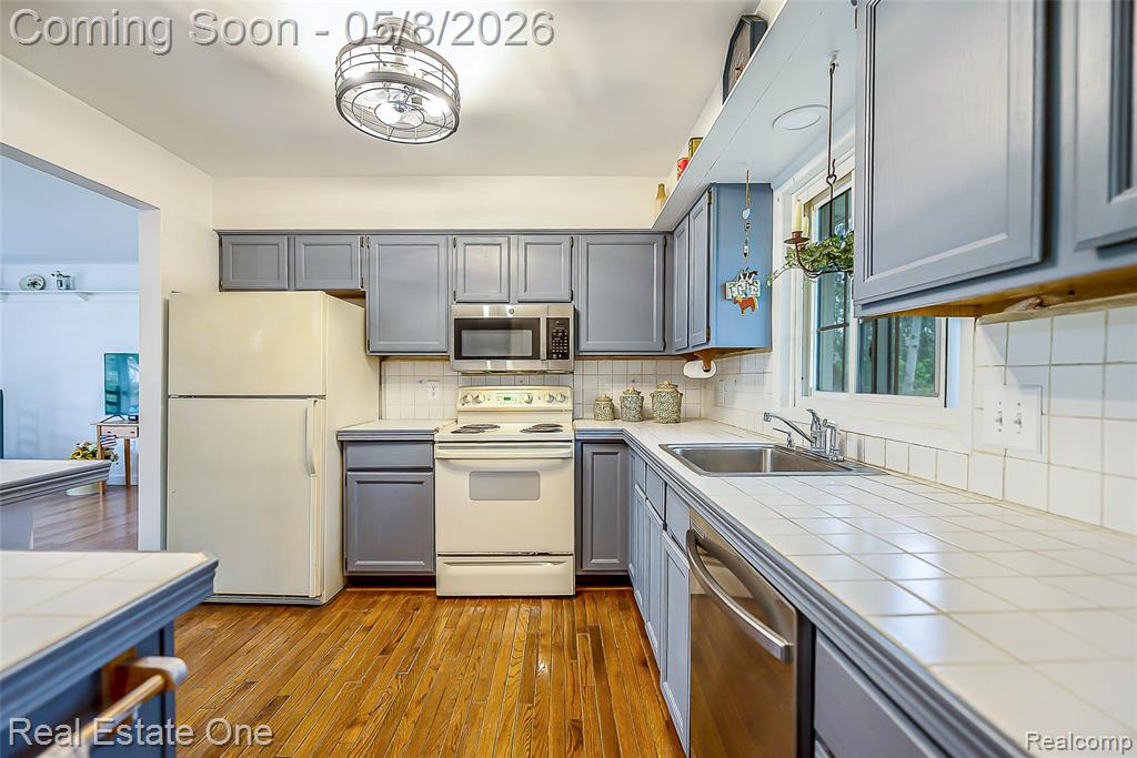 12909 Haven Drive, South Lyon, MI 48178 — Photo 14