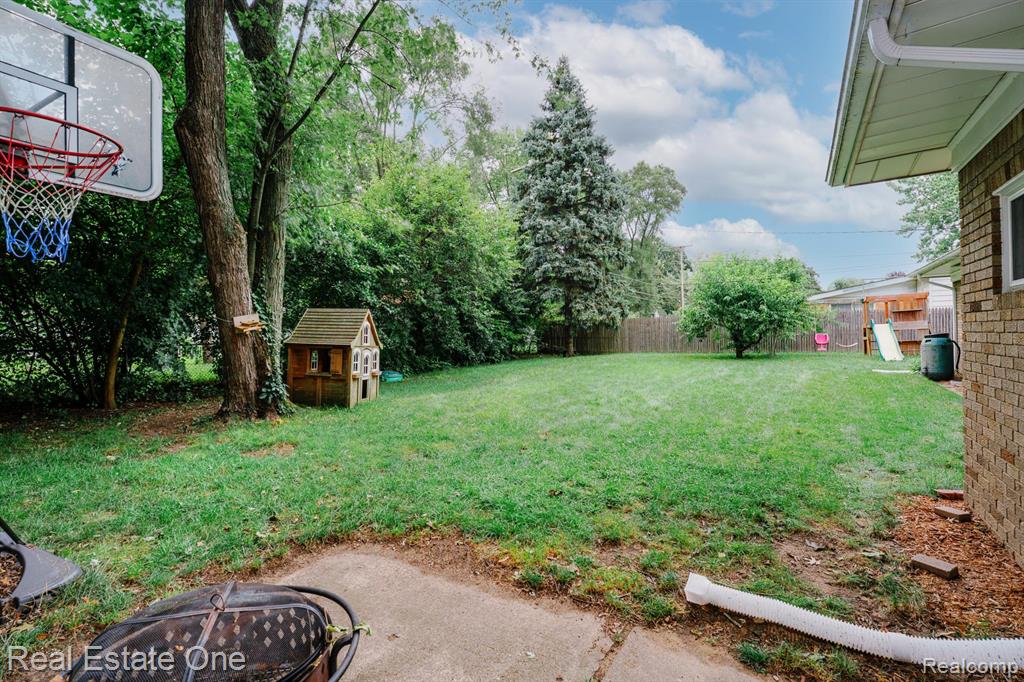 52471 Ihla Street, Shelby Twp, MI 48316 — Photo 29