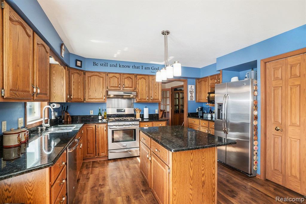 6084 Chatham Court, Grand Blanc, MI 48439 — Photo 18