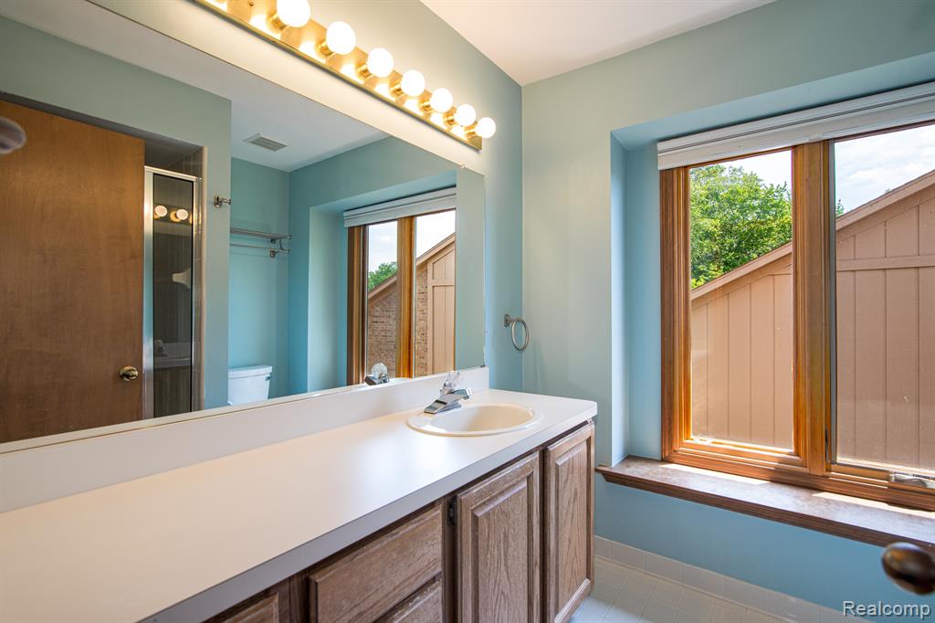 22140 River Ridge Trail, Farmington Hills, MI 48335 — Photo 13