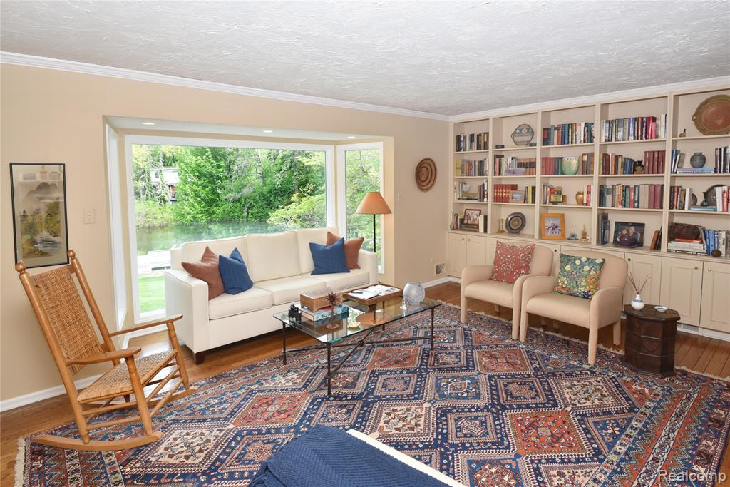 2026 W Bend Court, Bloomfield Hills, MI 48302 — Photo 9