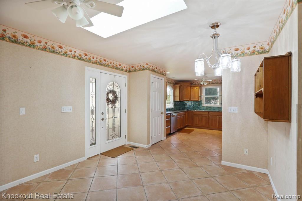 4887 CANTERBURY, Vassar, MI 48768 — Photo 9