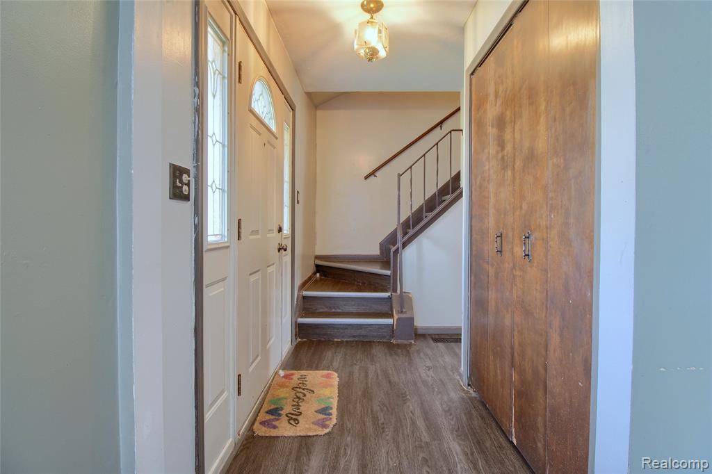 42272 Beechwood Court Court, Canton, MI 48188 — Photo 3