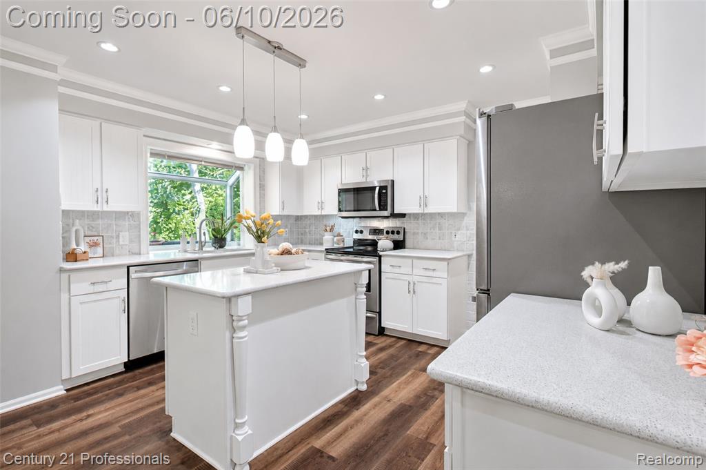 425 Cherry Grove Lane, Walled Lake, MI 48390 — Photo 26