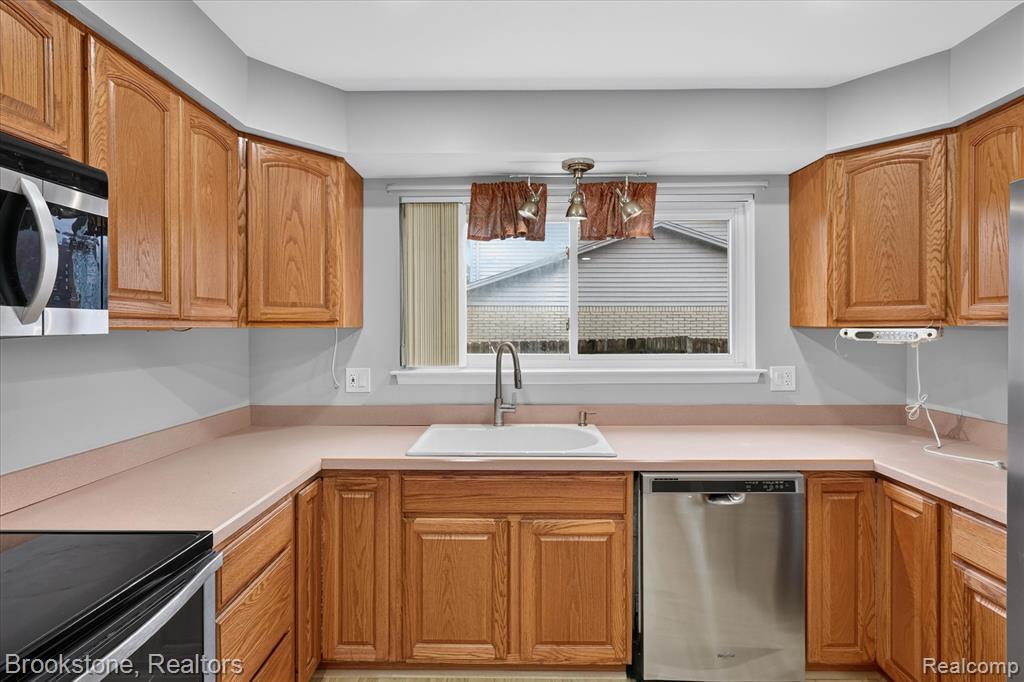39795 Waldorf Drive, Clinton Twp, MI 48038 — Photo 17