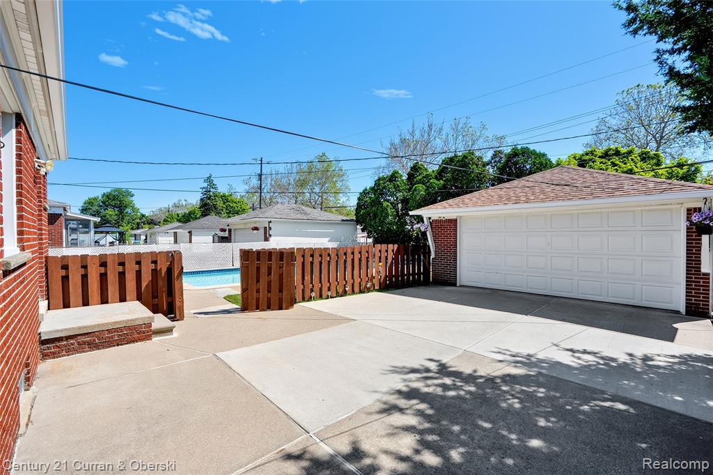 8224 N Evangeline Street, Dearborn Heights, MI 48127 — Photo 35