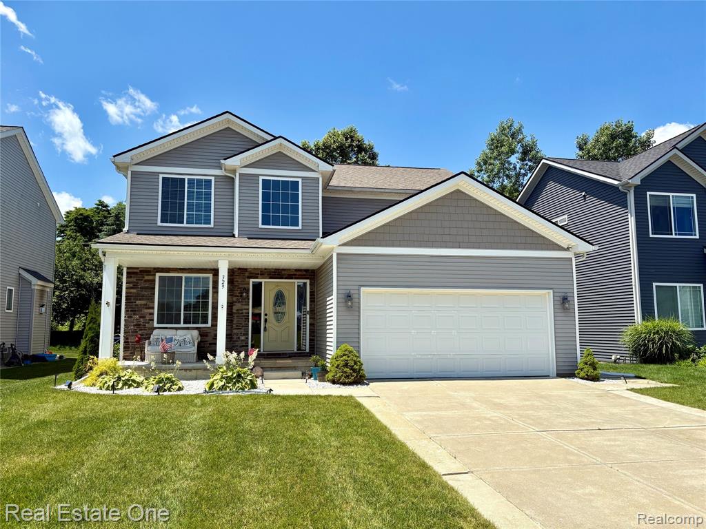 329 Beaver Run, Holly, MI 48442 — front exterior
