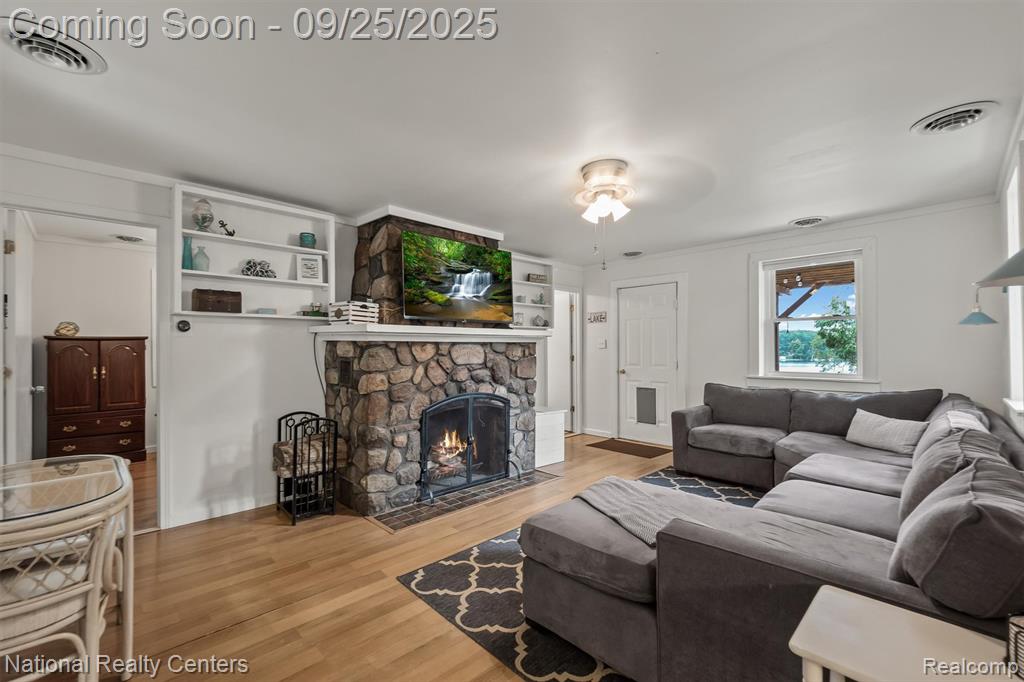 1136 Lakeshore Drive, Columbiaville, MI 48421 — Photo 9