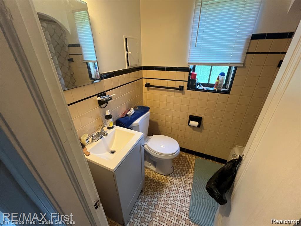 6334 Hereford Street, Detroit, MI 48224 — Photo 8