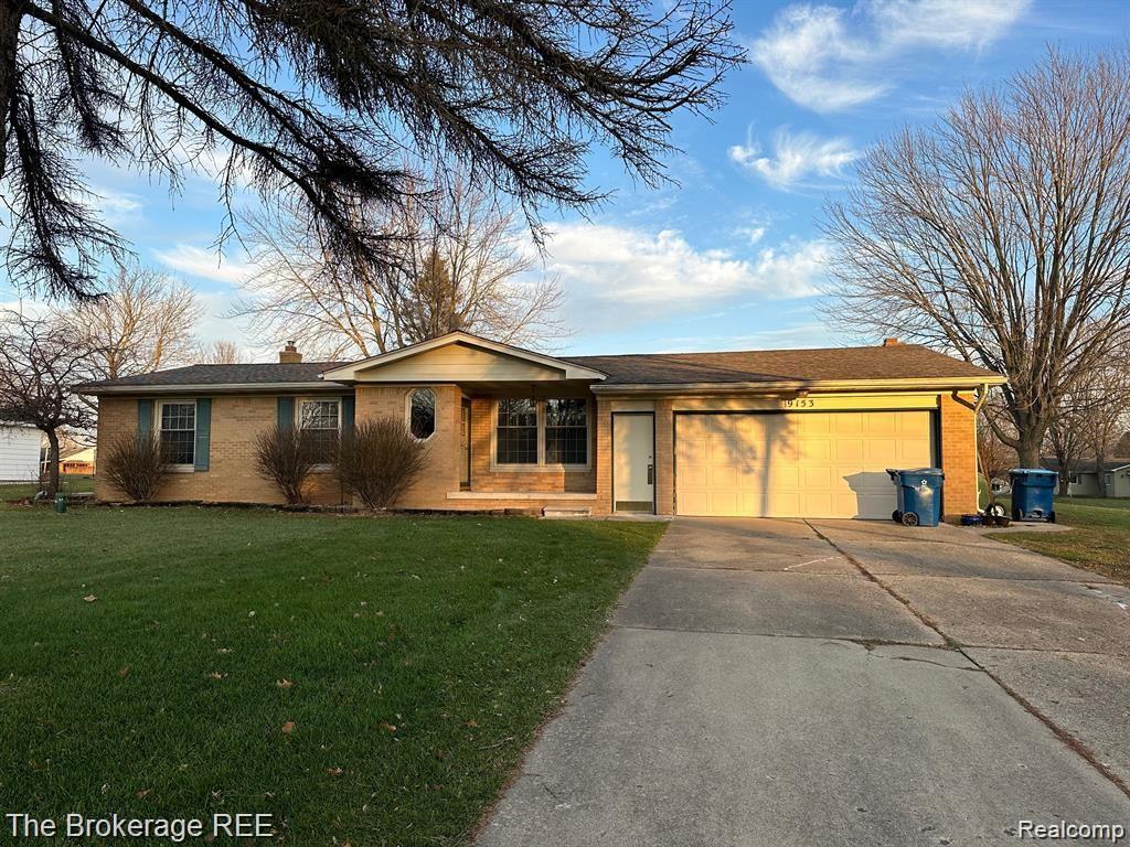 9153 DEL RIO Drive, Grand Blanc, MI 48439 — front exterior