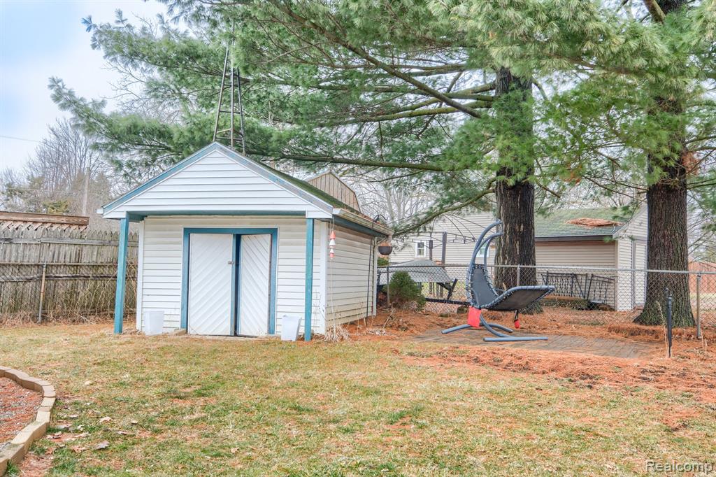 8250 Rockwood Avenue, Mount Morris, MI 48458 — Photo 6