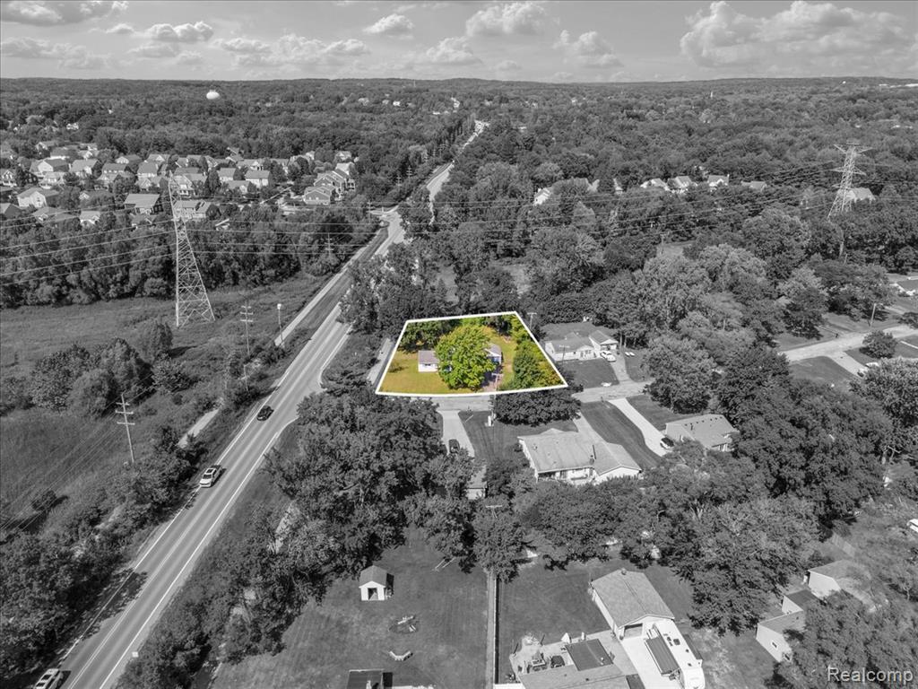 7096 Tappon Drive, Clarkston, MI — Photo 12