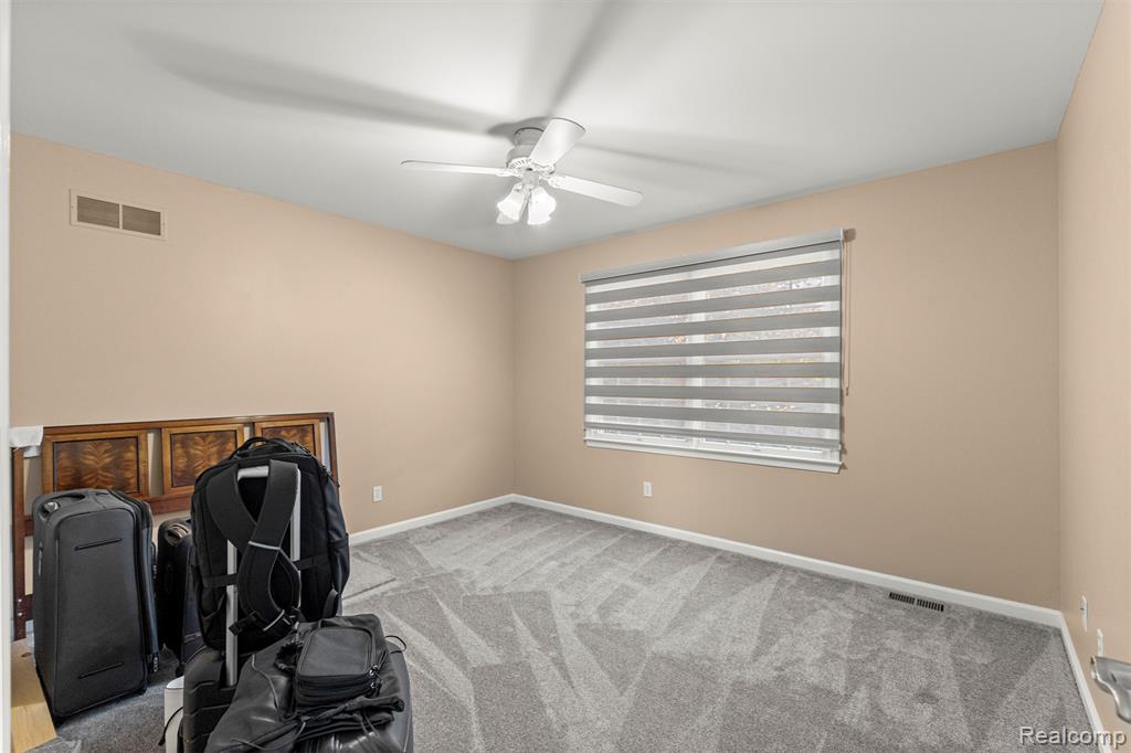 4991 Knollcrest Court, Commerce Twp, MI 48382 — Photo 32