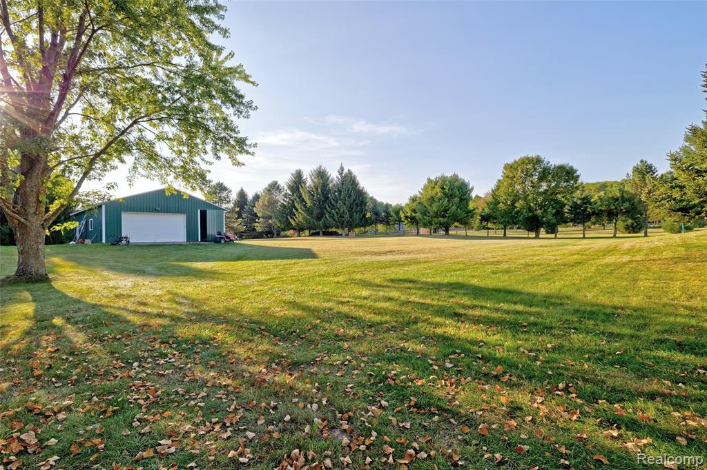 2290 Silver Fox Run, Holly, MI 48442 — Photo 63