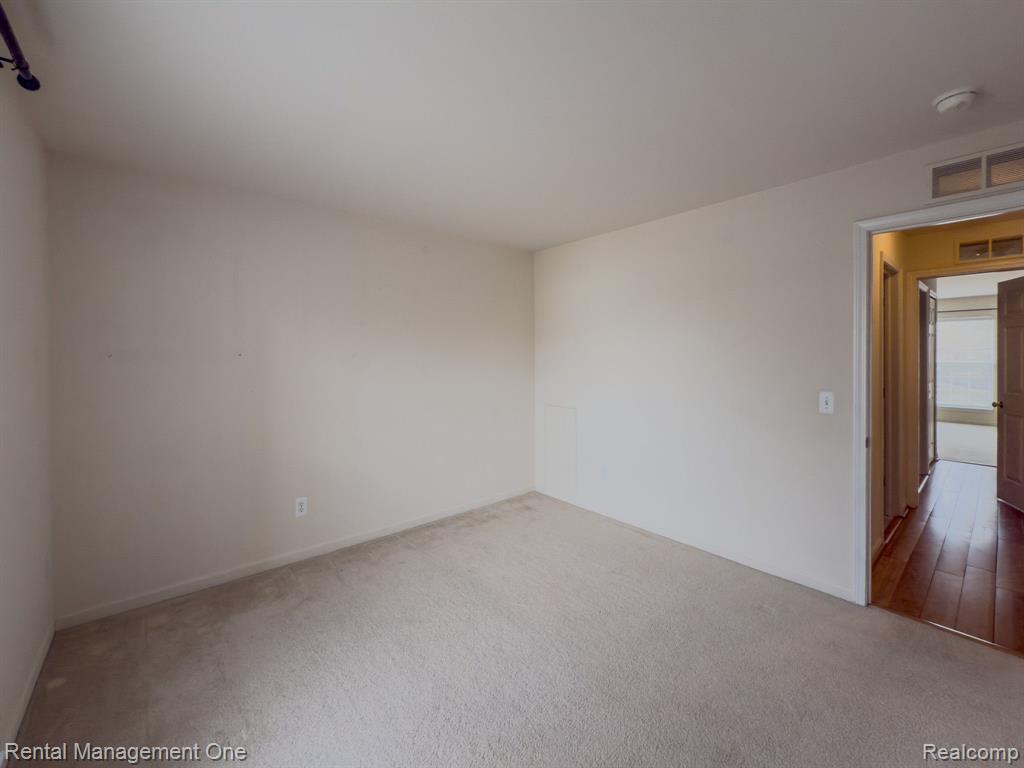 44327 LAKEPOINTE Drive, Sterling Heights, MI 48313 — Photo 29