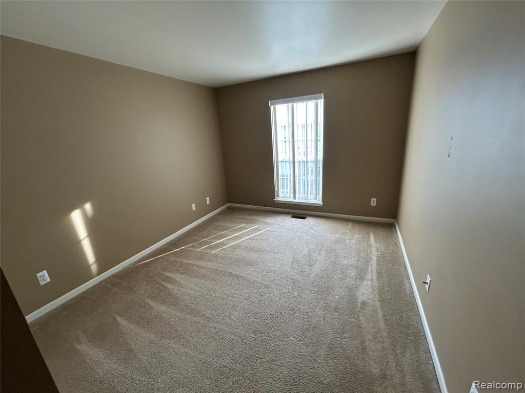51652 Hale Lane, New Baltimore, MI — Photo 12
