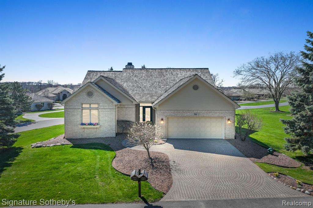 51 CHATEAUX DU LAC, Fenton, MI 48430 — Photo 2