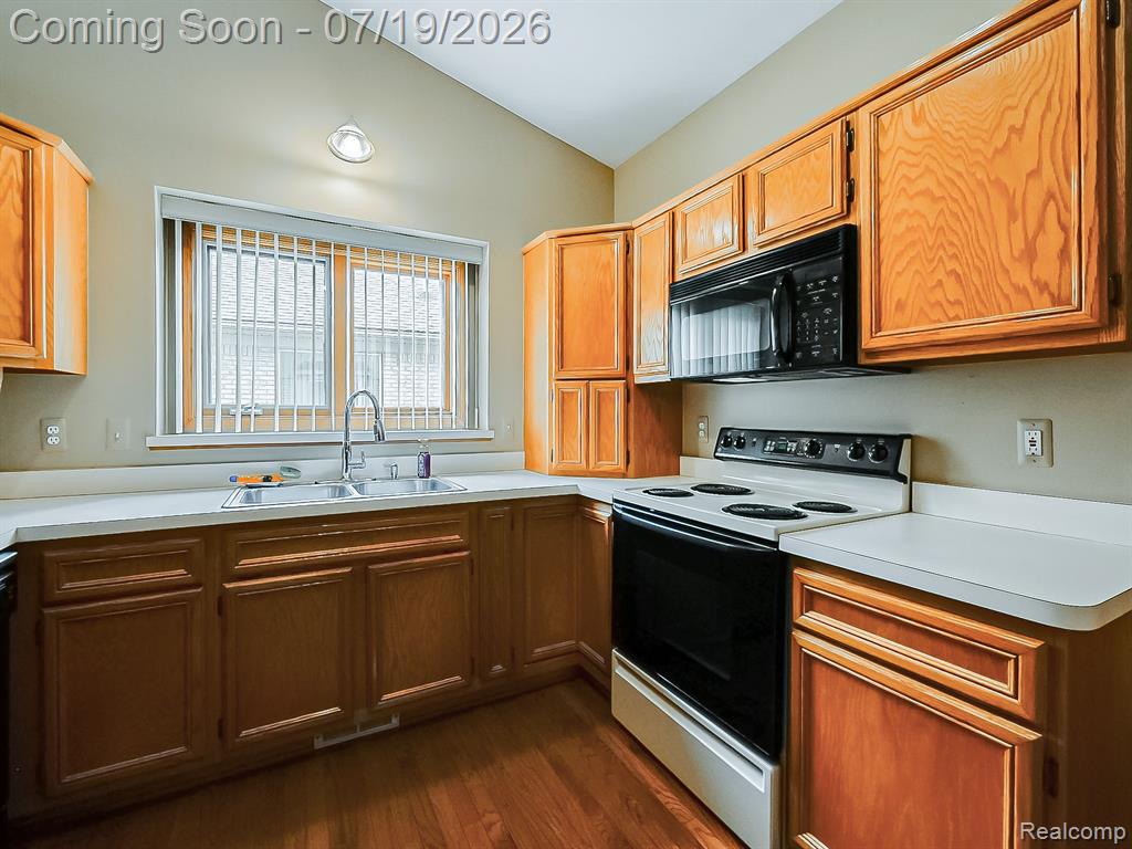 43461 Pointe Drive, Clinton Twp, MI 48038 — Photo 39