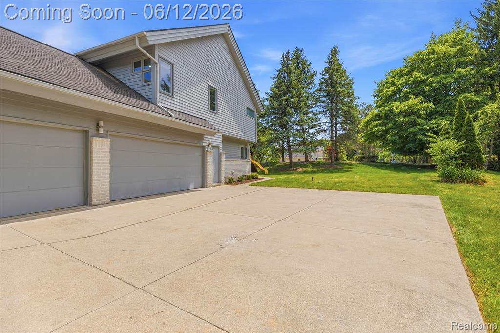 4057 Fox Lake Drive, Bloomfield Hills, MI 48302 — Photo 4