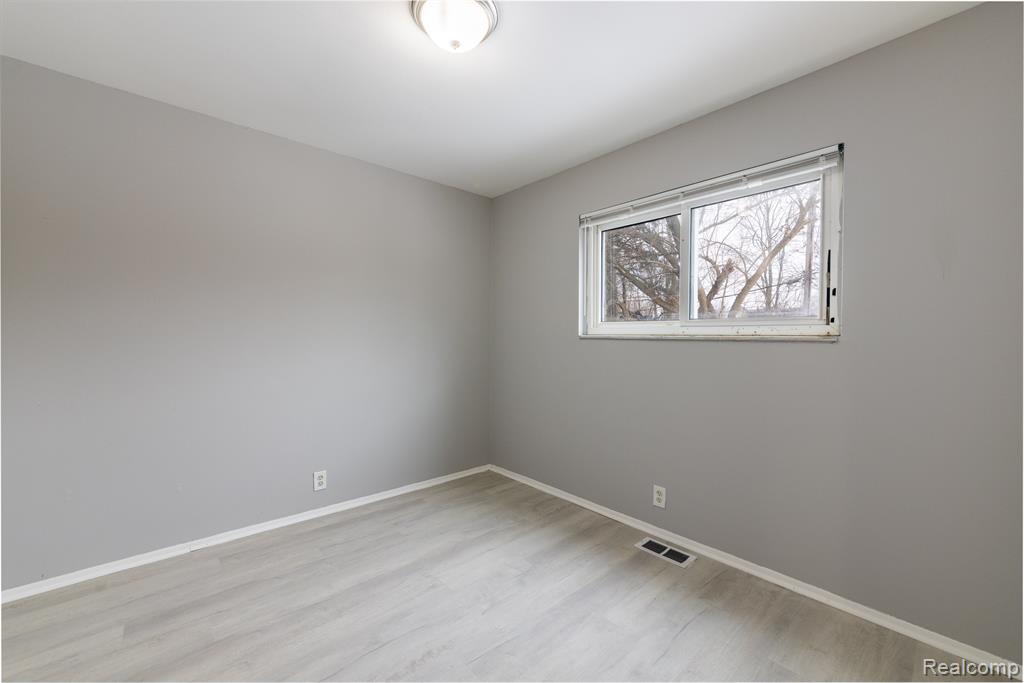 8041 VAUGHAN Street, Detroit, MI 48228 — Photo 13