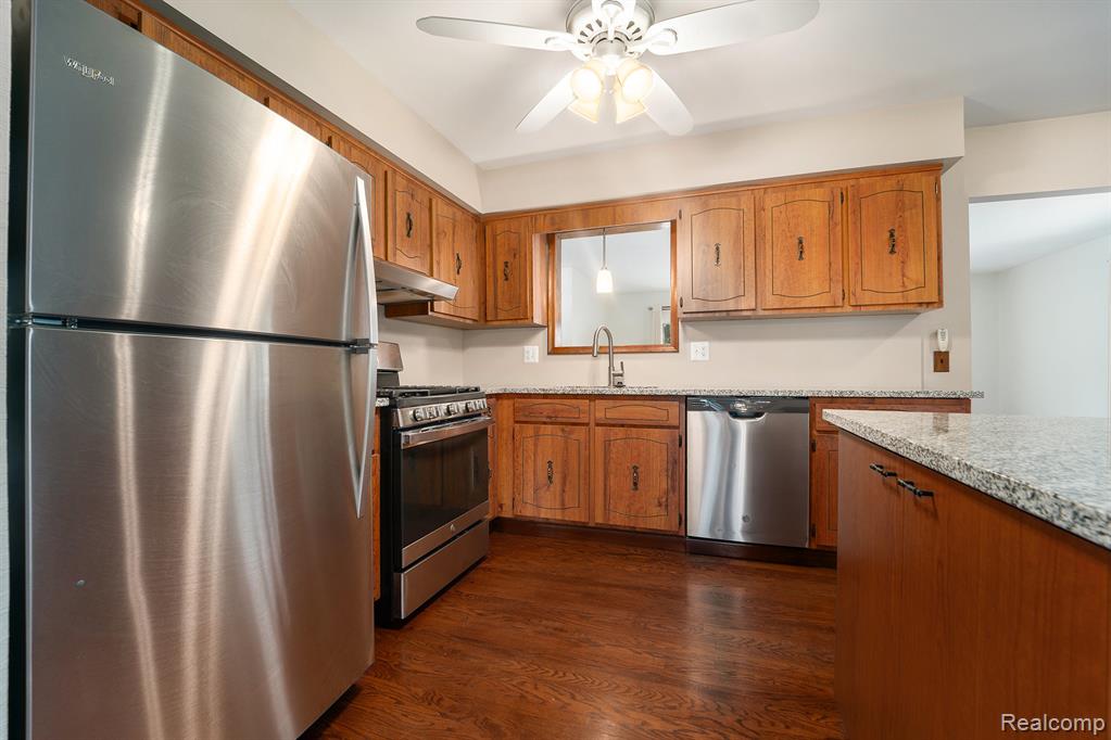 8231 Doncaster Drive, Sterling Heights, MI 48312 — Photo 8