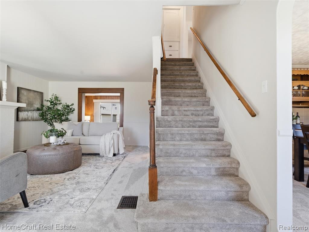 9921 CRANSTON Street, Livonia, MI 48150 — Photo 8
