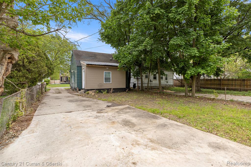 19445 Prevost Street, Detroit, MI 48235 — Photo 30
