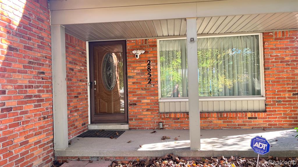2852 MAYFAIR Drive, Troy, MI 48084 — Photo 2