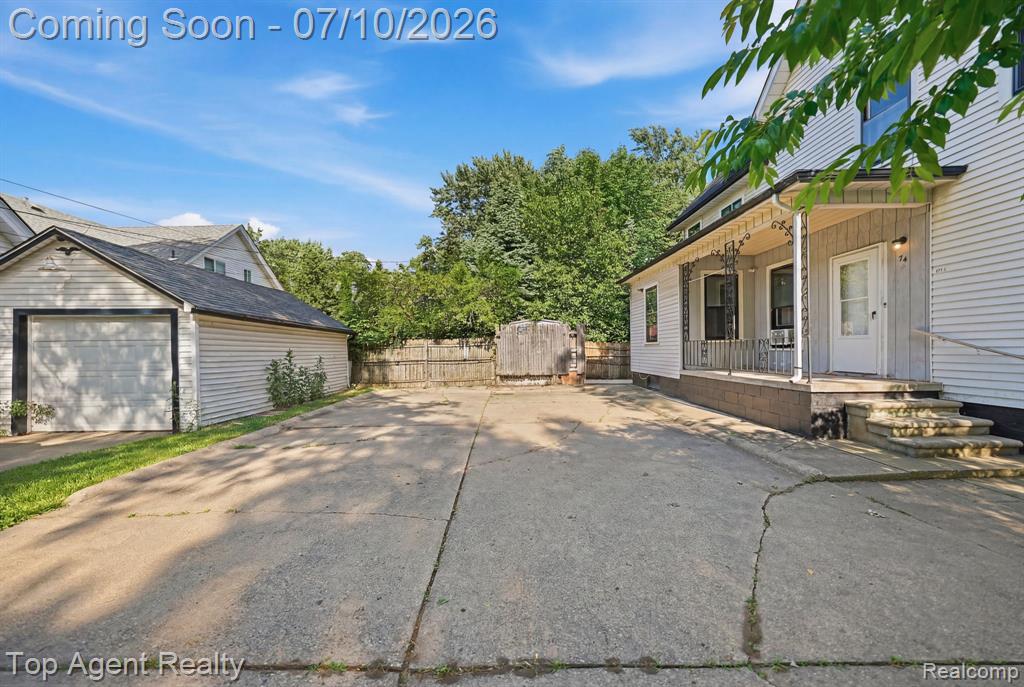 74 Washington Street, Mount Clemens, MI 48043 — Photo 2