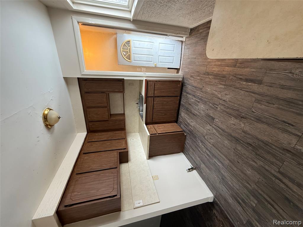 6865 Edgeton, Hamtramck, MI 48212 — Photo 11