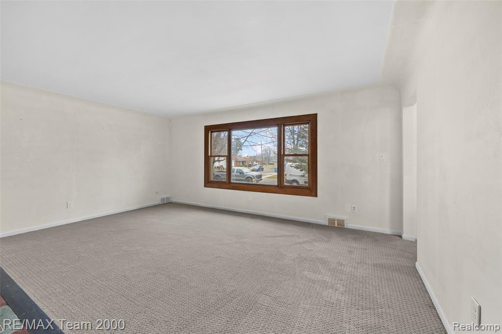 7638 N Gulley Road, Dearborn Heights, MI 48127 — Photo 18