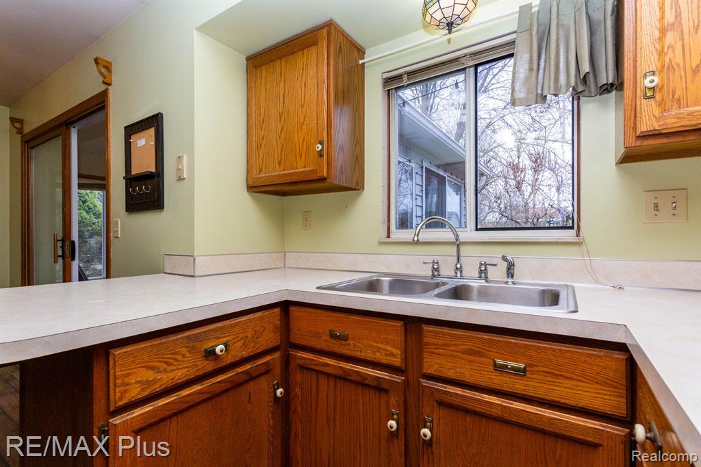 6051 HOMESTEAD, Grand Blanc, MI 48439 — Photo 13