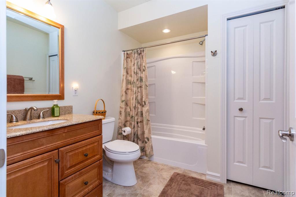4370 Bennett Park Circle, Troy, MI 48085 — Photo 29