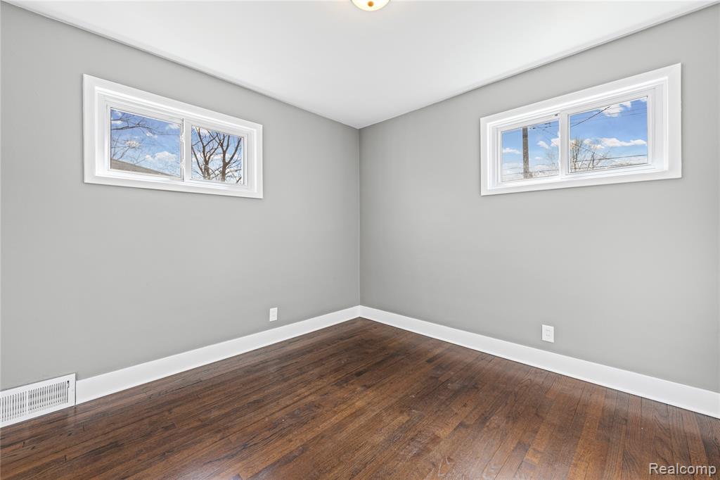 9916 Rosedale Boulevard, Allen Park, MI 48101 — Photo 14