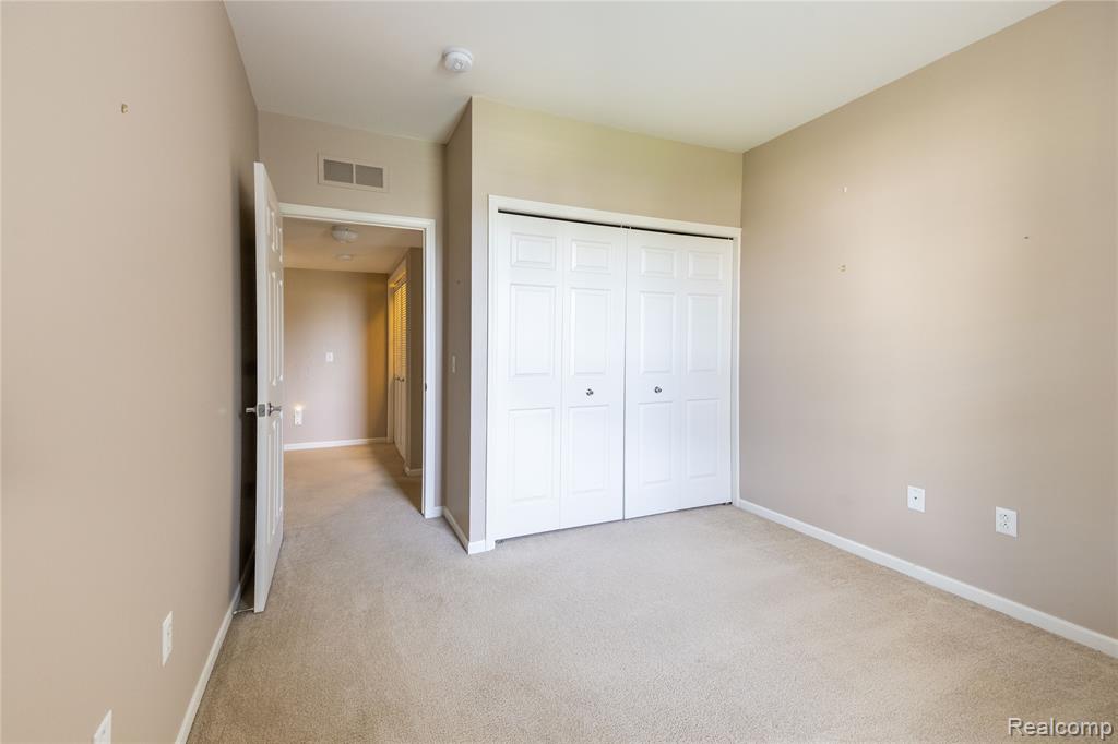 26624 Kirkway Circle, Woodhaven, MI 48183 — Photo 23