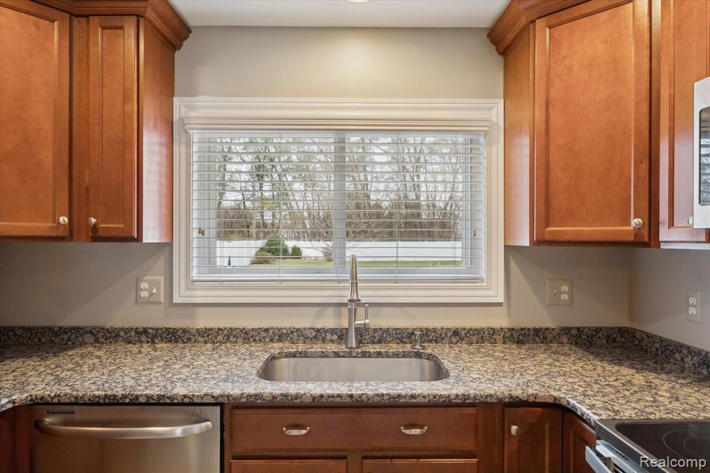 45567 Gable Inn Street, Shelby Twp, MI 48317 — Photo 10