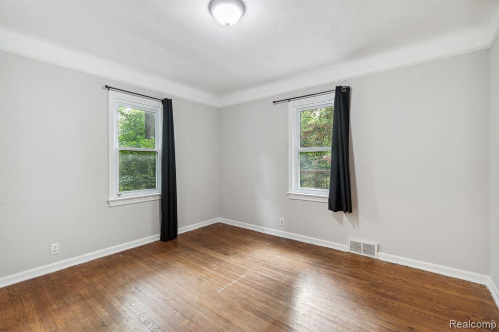 4311 FENTON Road, Flint, MI 48507 — Photo 17