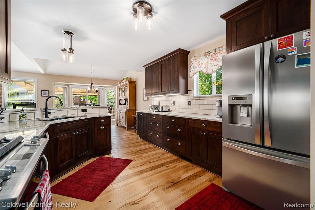1360 Gloucester Court, Commerce Twp, MI 48390 — Photo 10