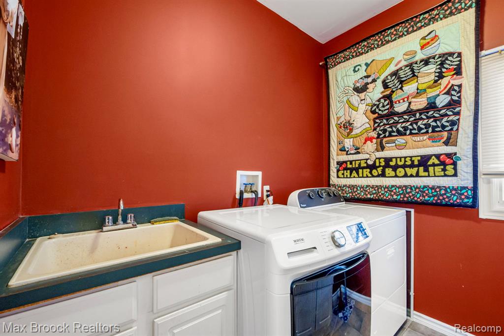 41704 Clinton Pines Drive, Clinton Twp, MI 48038 — Photo 35