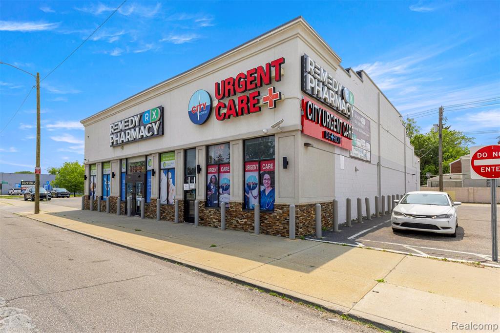 13403 W 7 Mile Road - Photo 2