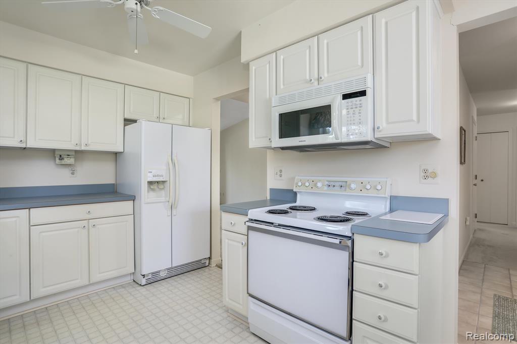 9735 HAWTHORNE GLEN Drive, Grosse Ile, MI 48138 — Photo 15