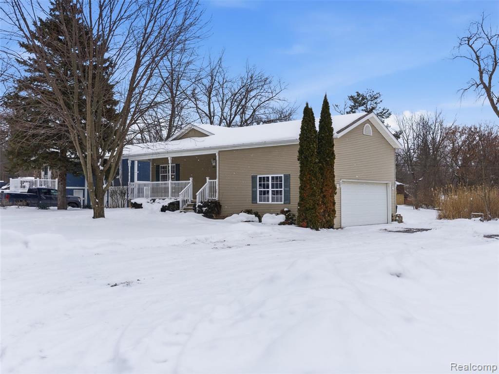 3973 Silver Valley Drive, Lake Orion, MI — Photo 2