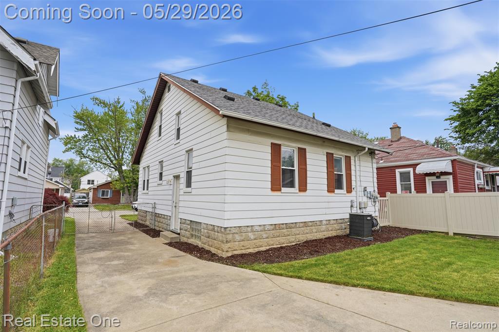 3600 Royal Avenue, Berkley, MI 48072 — Photo 34