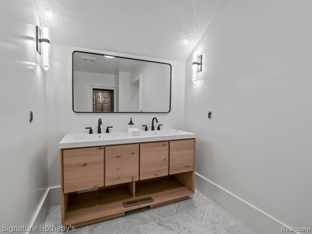 116 N 4 Avenue, Ann Arbor, MI 48104 — Photo 59