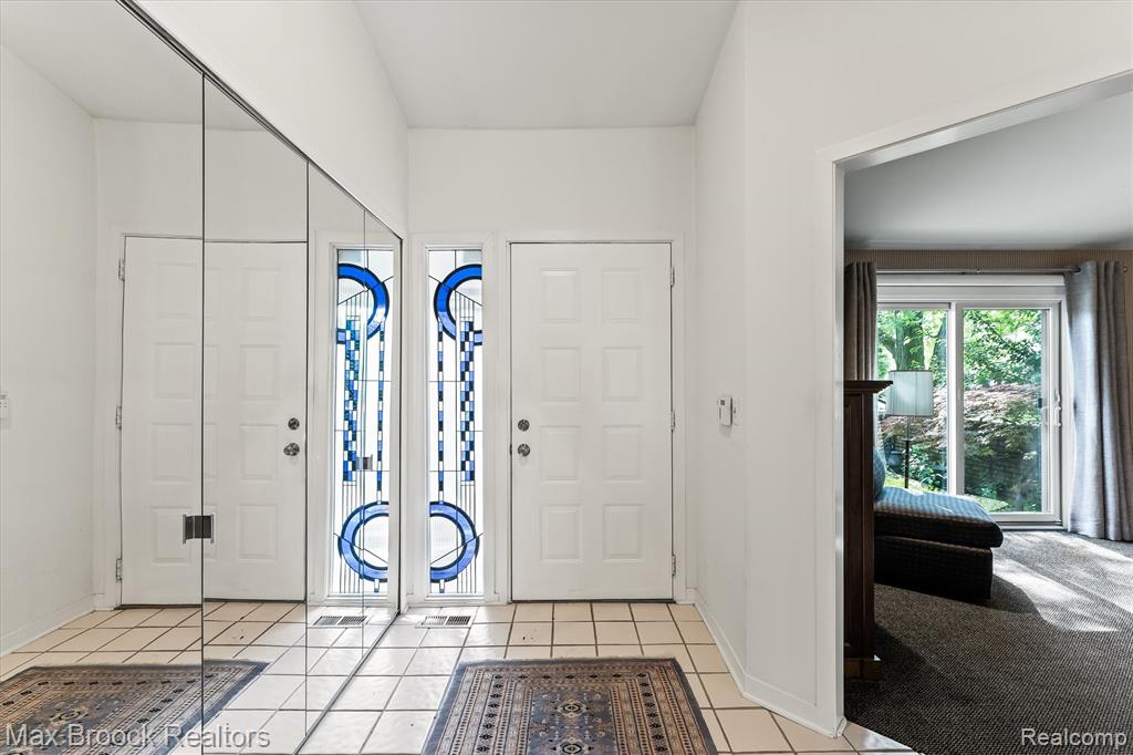 4159 Foxpointe Drive, West Bloomfield, MI 48323 — Photo 6