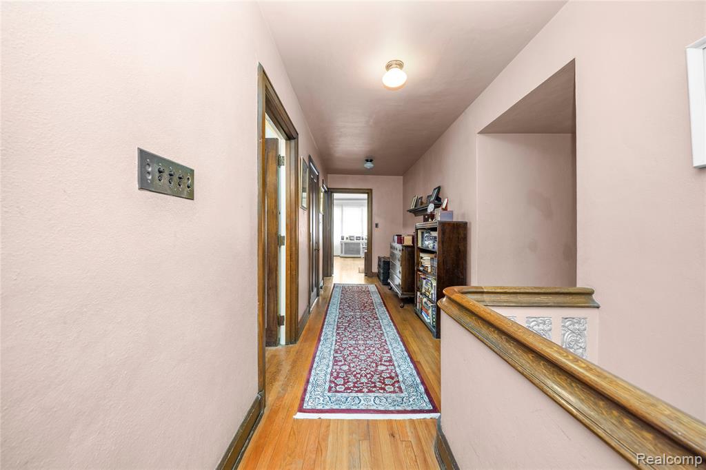 2475 Iroquois Street, Detroit, MI 48214 — Photo 49