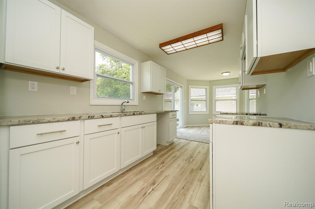 4865 Huston Drive, Lake Orion, MI — Photo 11
